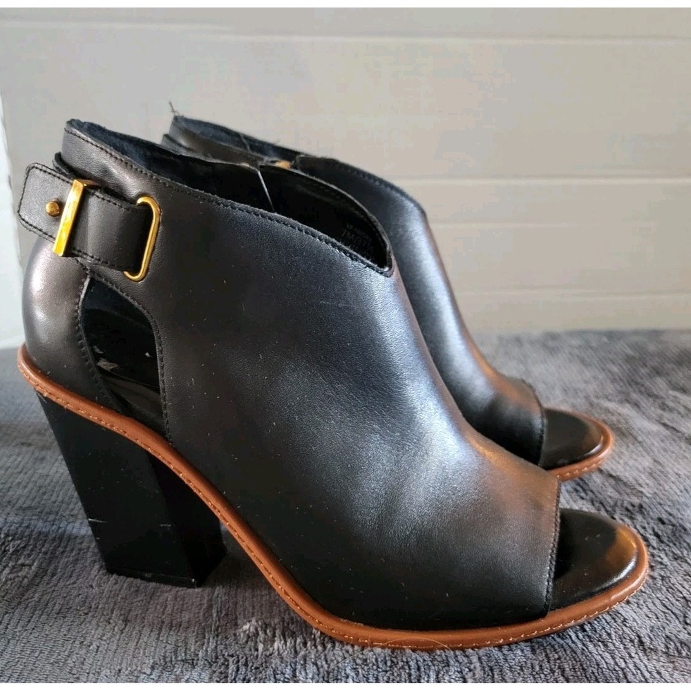 Vince Camuto  Faydra Bootie 7M Open Toe Buckle Zipper